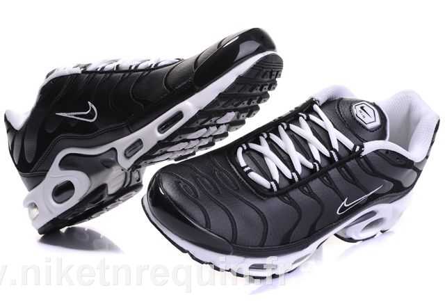 nike tn 2010 noir (2).JPG
